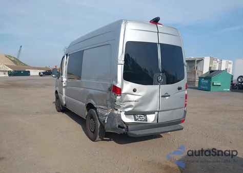 2018 Mercedes-Benz Sprinter 2500 z USA, uszkodzony, nr VIN WD4PE7CD6JP589853